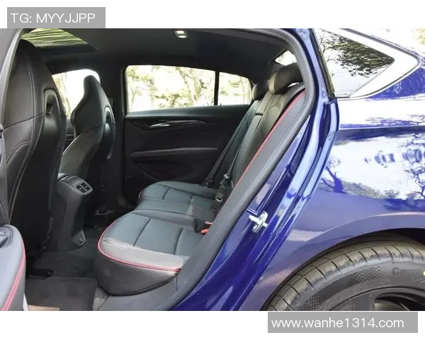 中控台摆件足球球星助力驾驶氛围感提升彰显运动激情 中控台摆件足球球星助力驾驶氛围感提升彰显运动激情