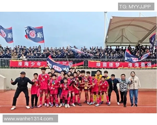 足球传奇在绿茵场上书写诗篇 球星们的名字如星辰闪耀历史 足球传奇在绿茵场上书写诗篇 球星们的名字如星辰闪耀历史